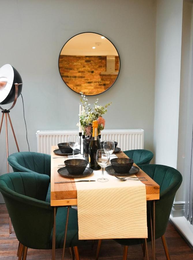 Stunning Brighton Seaside 2-Bedroom Townhouse With Patio, Sleeps 6 מראה חיצוני תמונה