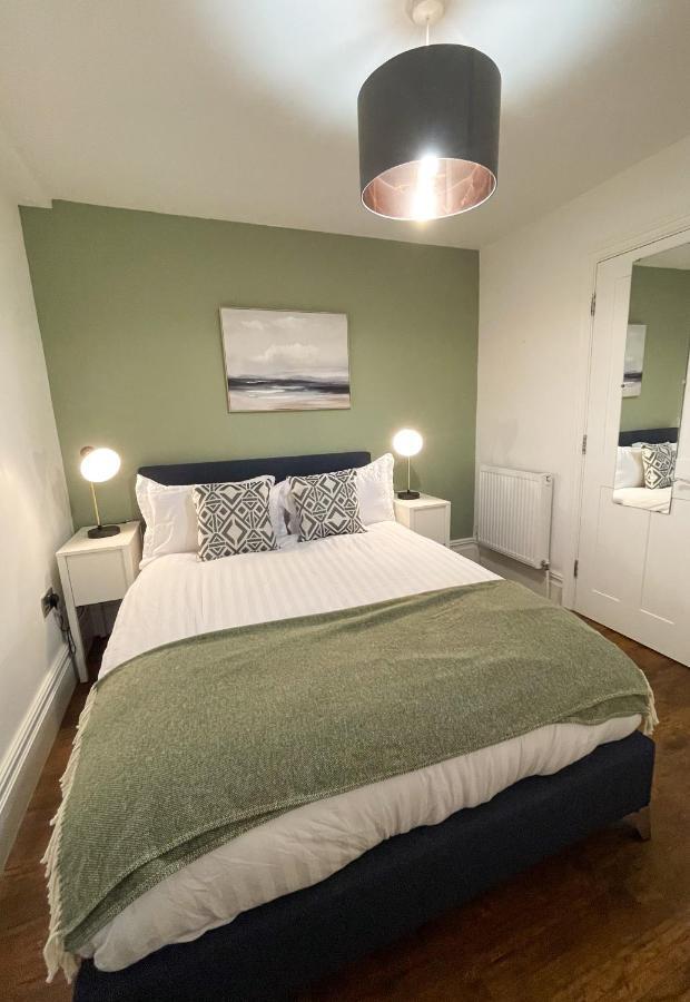 Stunning Brighton Seaside 2-Bedroom Townhouse With Patio, Sleeps 6 מראה חיצוני תמונה